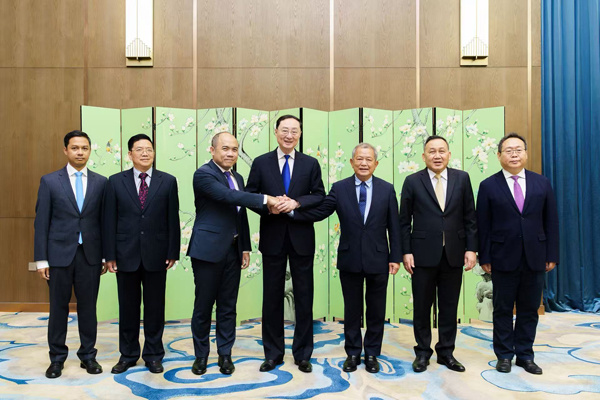 鼎东策略 中国—柬埔寨—泰国三方非正式会晤在上海举行